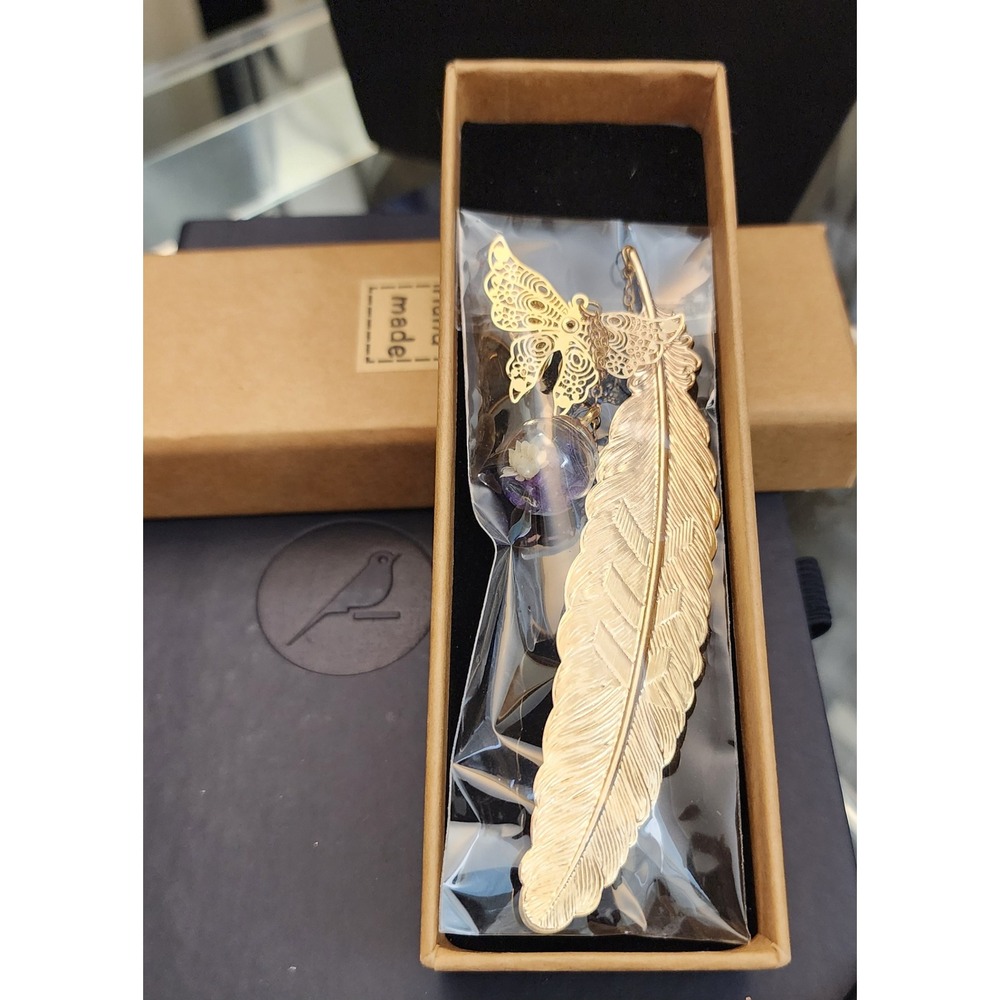 Jiazhenep Gold Feather Bookmark with Butterfly and Purple Dried Flower Glass Orb